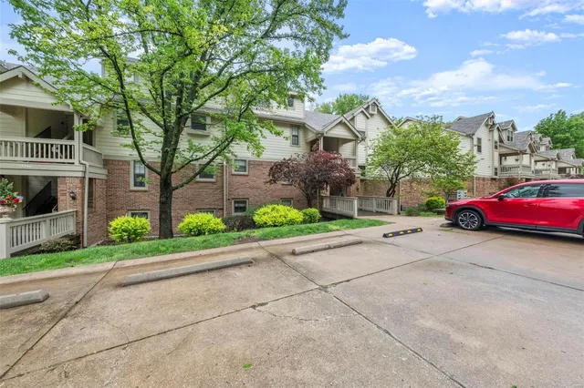 $169,900 | 12944 Bryce Canyon Drive, Maryland Heights, MO 63043