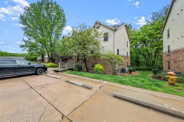 $169,900 | 12944 Bryce Canyon Drive, Maryland Heights, MO 63043