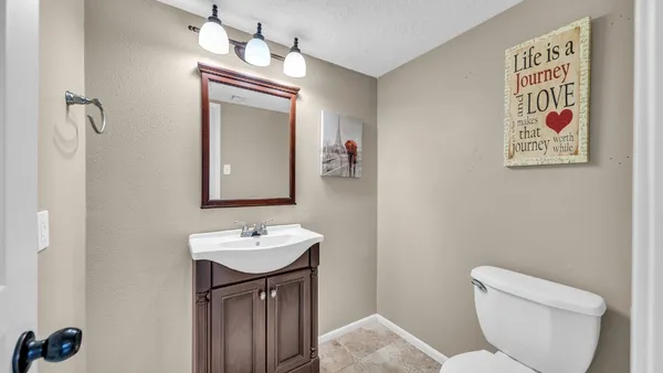 $2,395 | 219 April Waters West, Montgomery, TX 77356