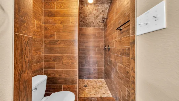 $2,395 | 219 April Waters West, Montgomery, TX 77356