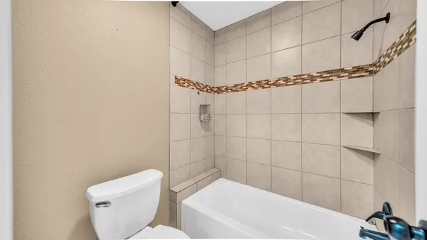 $2,395 | 219 April Waters West, Montgomery, TX 77356