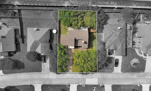 $2,395 | 219 April Waters West, Montgomery, TX 77356