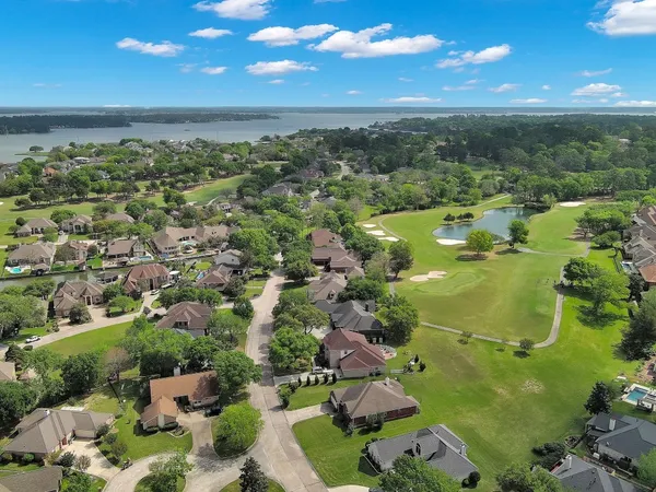$2,395 | 219 April Waters West, Montgomery, TX 77356