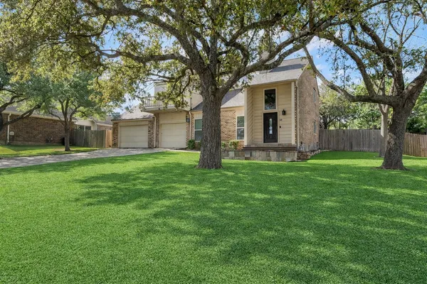 $2,395 | 219 April Waters West, Montgomery, TX 77356