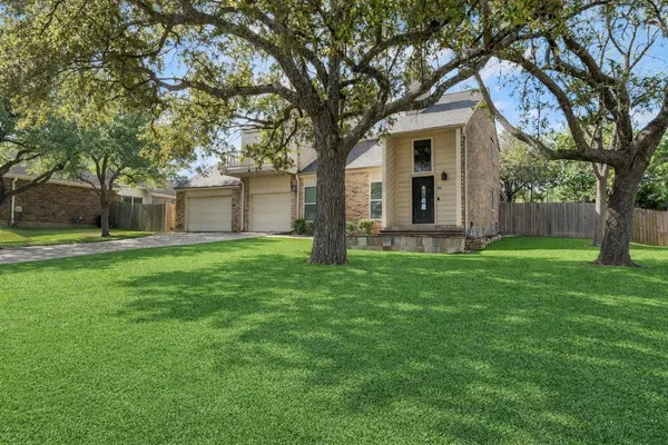 $2,395 | 219 April Waters West, Montgomery, TX 77356