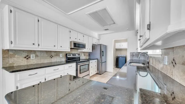 $2,395 | 219 April Waters West, Montgomery, TX 77356