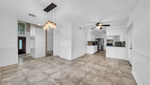 $2,395 | 219 April Waters West, Montgomery, TX 77356