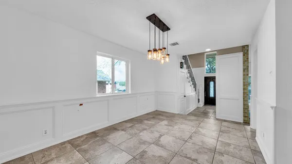 $2,395 | 219 April Waters West, Montgomery, TX 77356