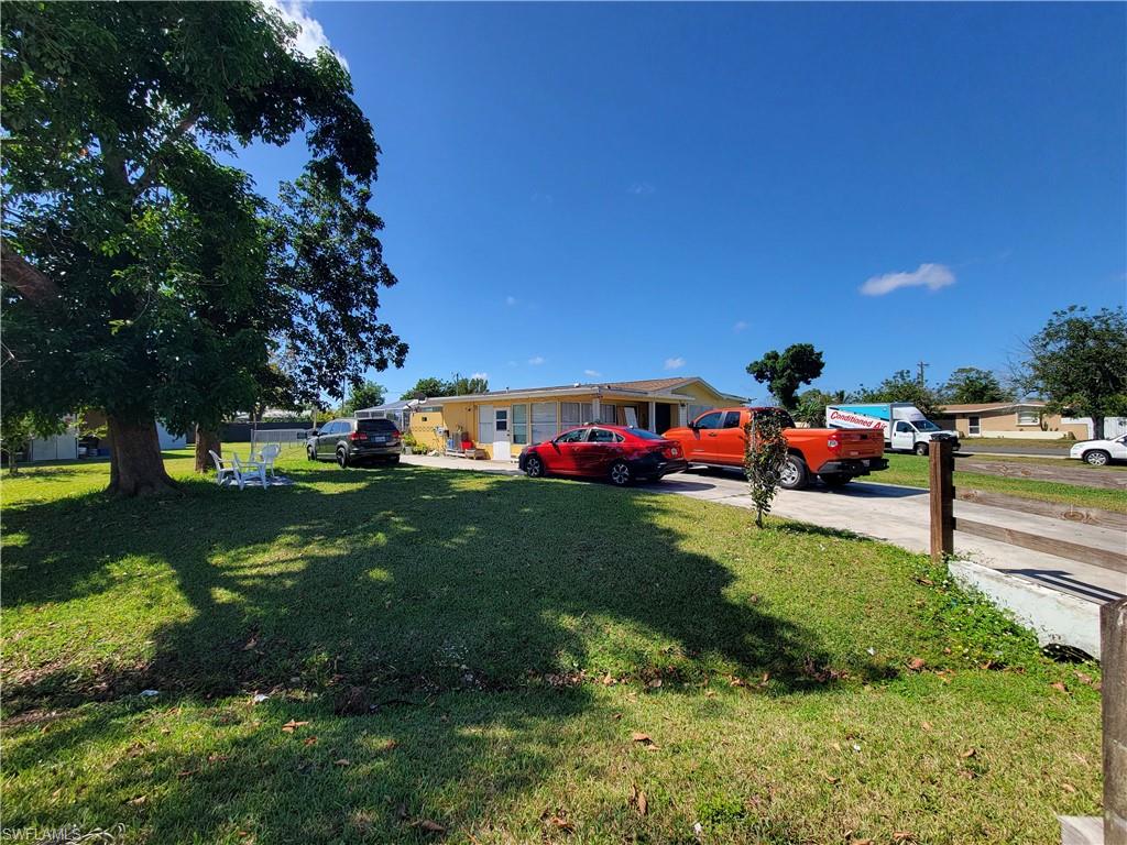 10 East Jersey Road Lehigh Acres, FL 33936 - Photo 6 of 32 View of yard
