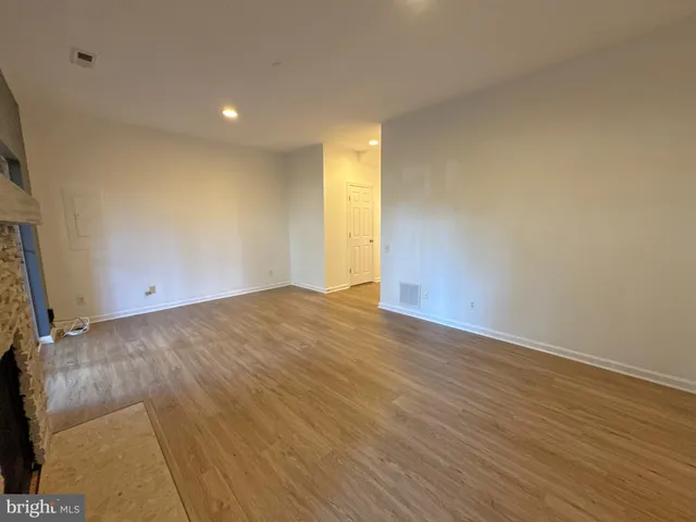 $3,200 | 1191 Cypress Tree Place, Herndon, VA 20170