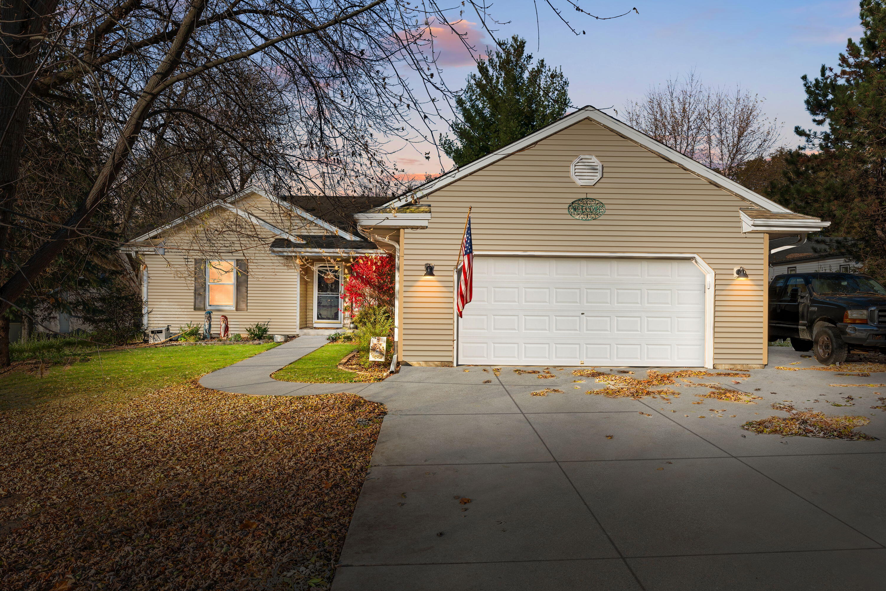 N9143 Ash Street East Troy, WI 53120 - Photo 1 of 24 1_ChrisGP1138011dte