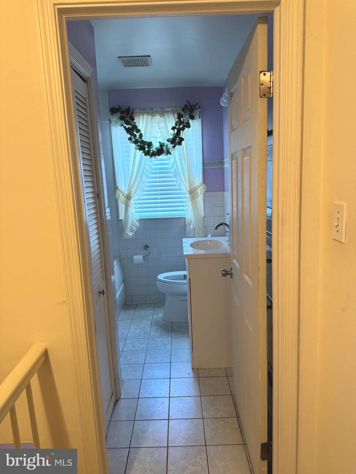 1525 Clairidge Road Baltimore, MD 21207 - Photo 25 of 44 Main Bathroom with Linen closet