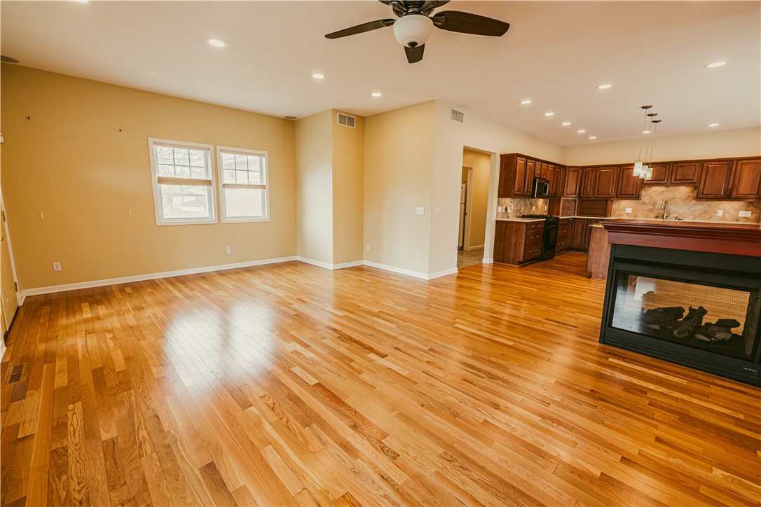 116 Newcroft Park Rochester, NY 14609 - Photo 6 of 37