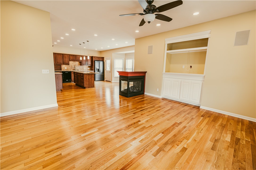 116 Newcroft Park Rochester, NY 14609 - Photo 7 of 37