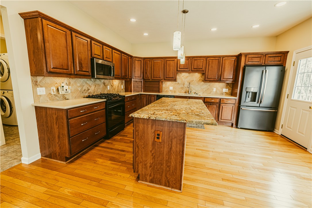 116 Newcroft Park Rochester, NY 14609 - Photo 9 of 37