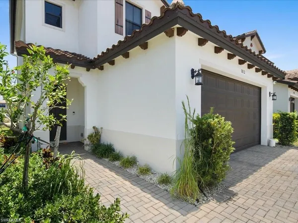 $529,999 | 8812 Madrid Circle, Naples, FL 34104