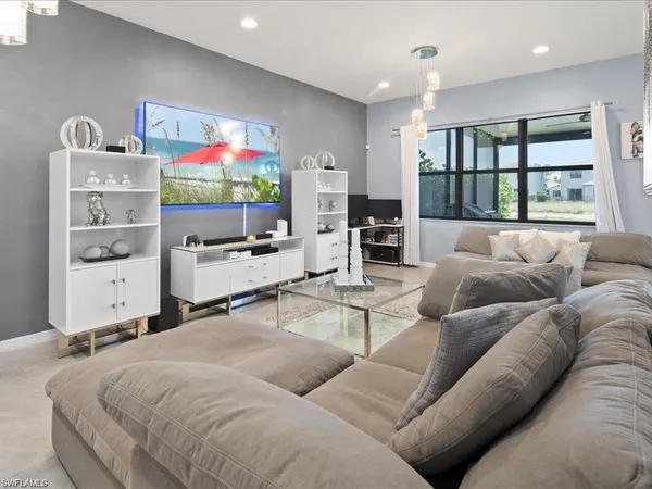 $529,999 | 8812 Madrid Circle, Naples, FL 34104