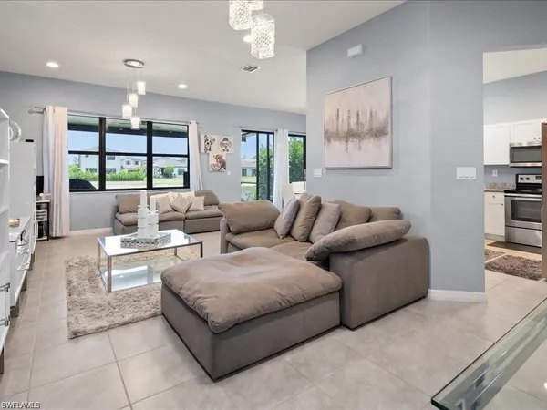 $529,999 | 8812 Madrid Circle, Naples, FL 34104