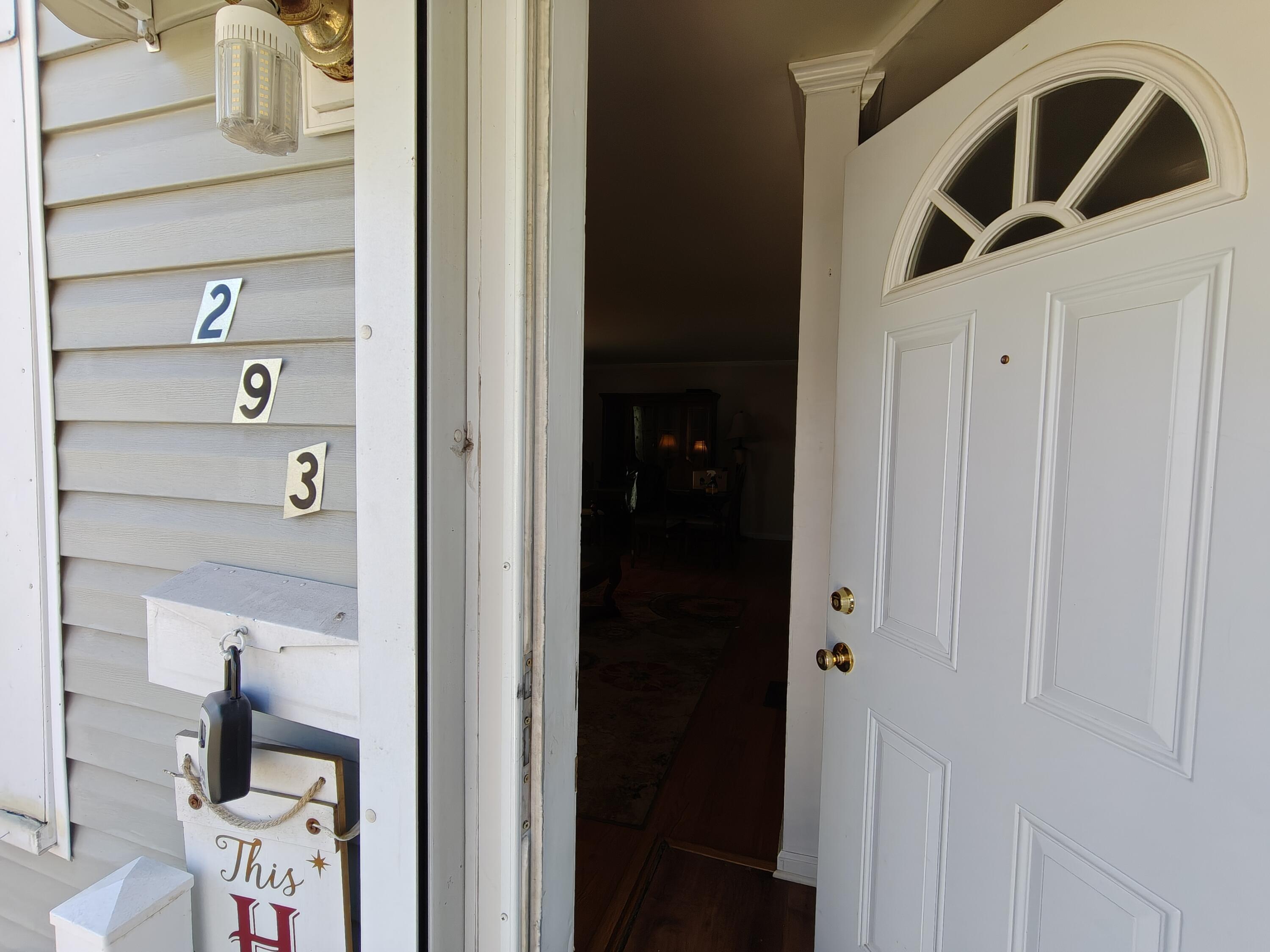 293 Calhoun Street Gary, IN 46406 - Photo 4 of 25 3000x2250