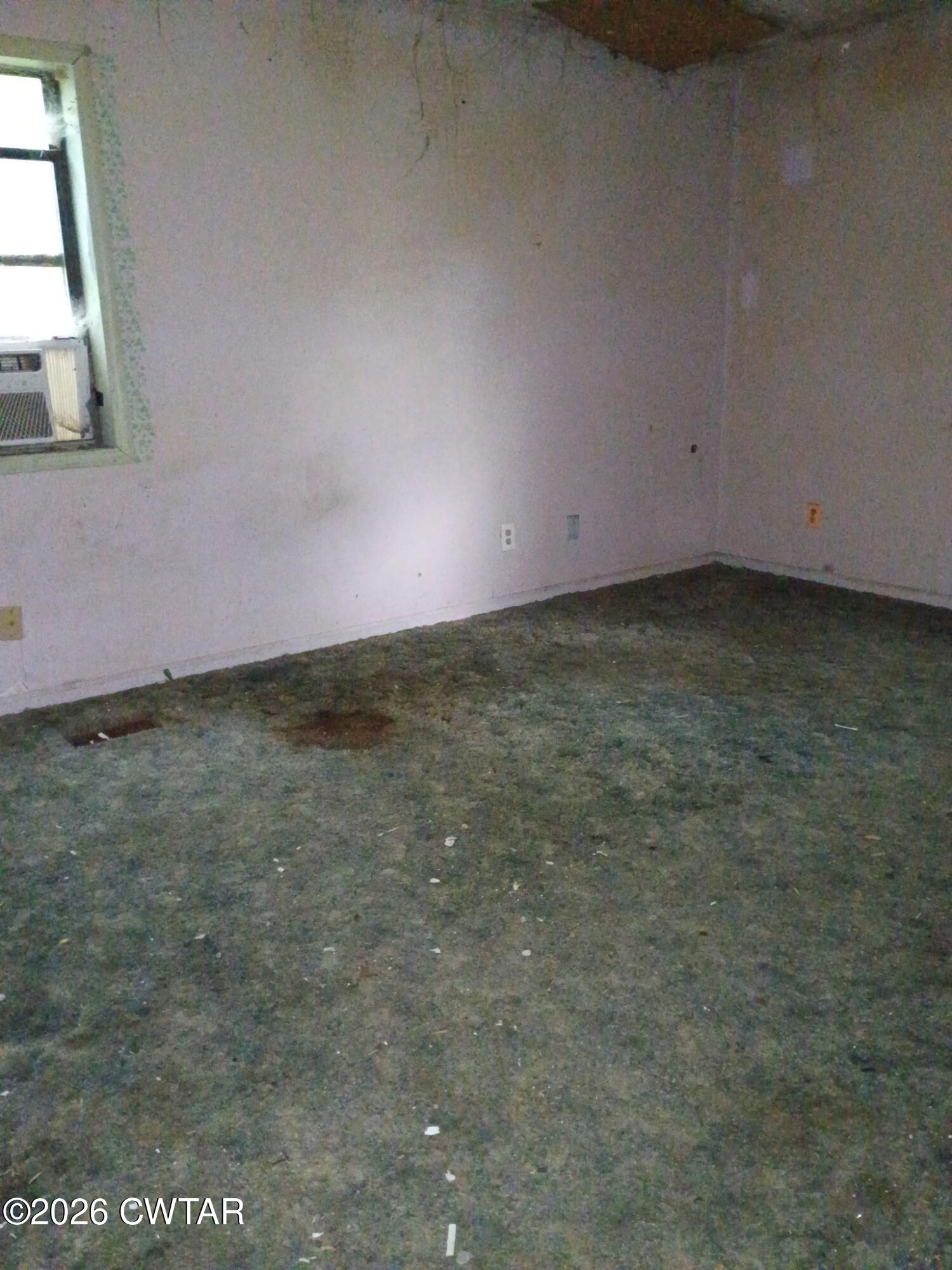 180 Dale Road Henry, TN 38231 - Photo 21 of 26 a view of room and window