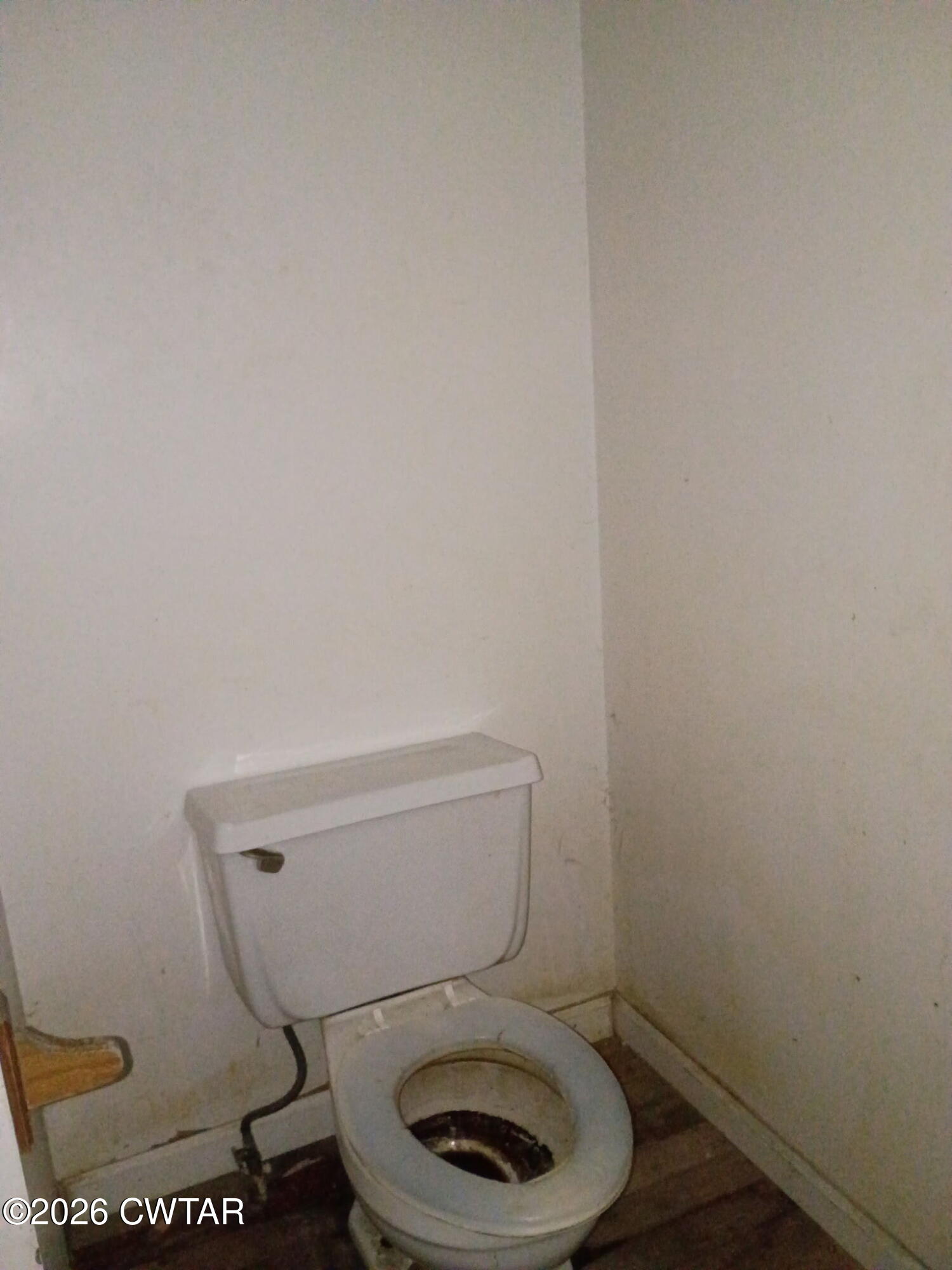 180 Dale Road Henry, TN 38231 - Photo 25 of 26 a white toilet sitting next to a sink