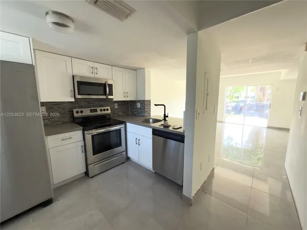 $2,800 | 14010 Northeast 3rd Court, Unit 1, Miami, FL 33161