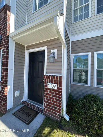 $1,600 | 4513 Country Club Road, Unit C104, Morehead City, NC 28557