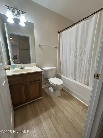 $1,600 | 4513 Country Club Road, Unit C104, Morehead City, NC 28557