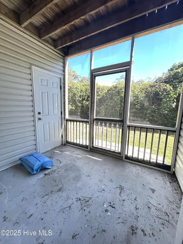 $1,600 | 4513 Country Club Road, Unit C104, Morehead City, NC 28557