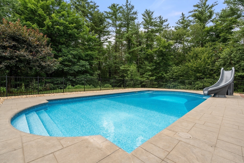 220 Newtown Road Acton, MA 01720 - Photo 8 of 36 Gallery Image 8