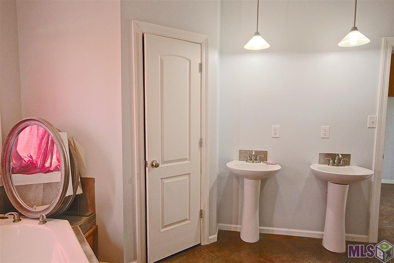 29686 Mary Kinchen Road Albany, LA 70711 - Photo 11 of 19