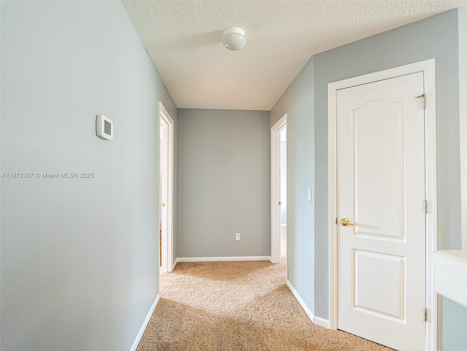 565 Hebrides Court Apopka, FL 32712 - Photo 11 of 32 an empty room with closet