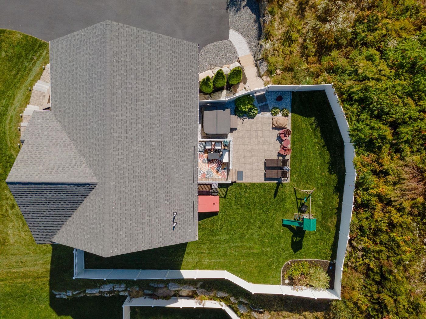 135 Brookview Drive Hooksett, NH 03106 - Photo 3 of 37
