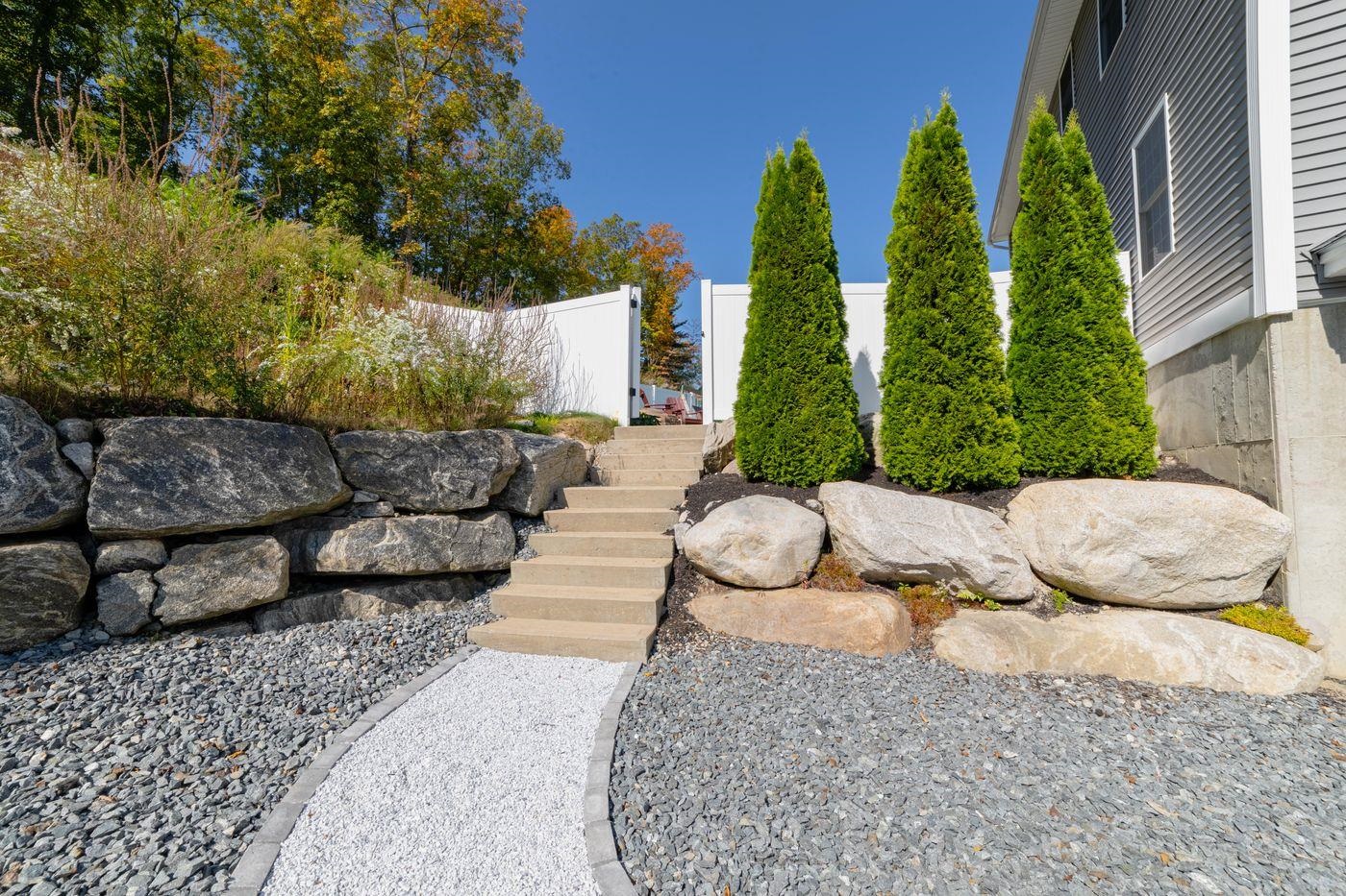 135 Brookview Drive Hooksett, NH 03106 - Photo 4 of 37