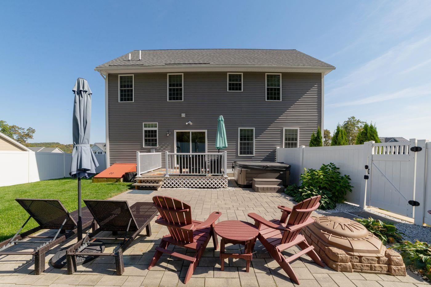 135 Brookview Drive Hooksett, NH 03106 - Photo 5 of 37