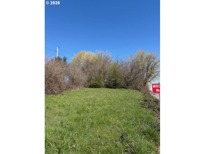 99 Southwest Cipole Road Tualatin, OR 97062 - Photo 3 of 5