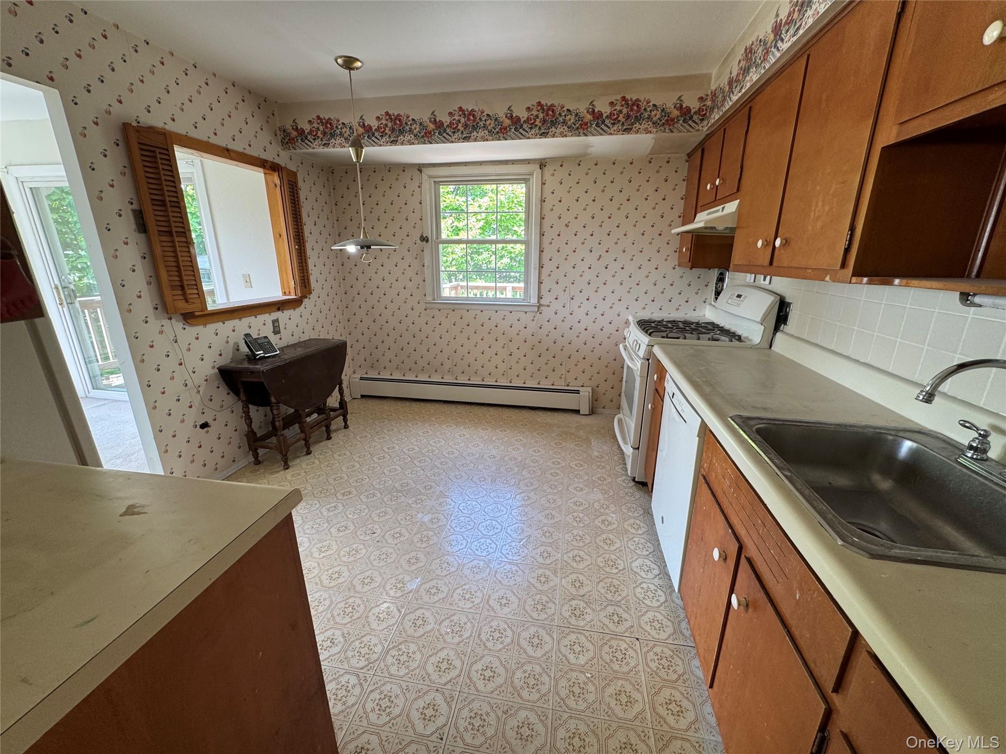 11 Lynbrook Road Poughkeepsie, NY 12603 - Photo 10 of 50