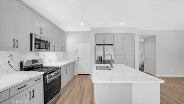 $5,950 | 183 Kingswood, Irvine, CA 92620