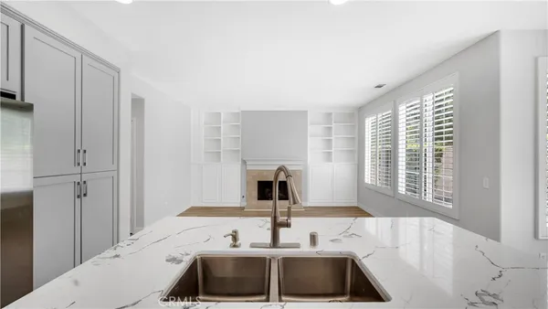 $5,950 | 183 Kingswood, Irvine, CA 92620