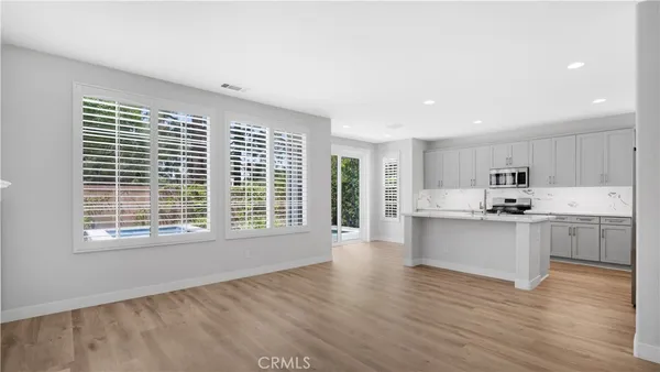 $5,950 | 183 Kingswood, Irvine, CA 92620