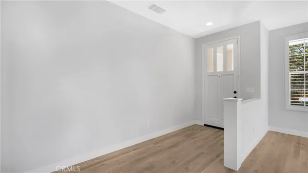 $5,950 | 183 Kingswood, Irvine, CA 92620
