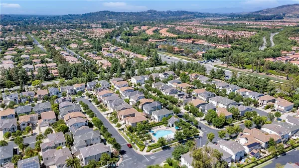 $5,950 | 183 Kingswood, Irvine, CA 92620
