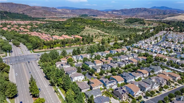 $5,950 | 183 Kingswood, Irvine, CA 92620
