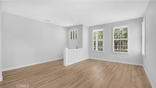 $5,950 | 183 Kingswood, Irvine, CA 92620