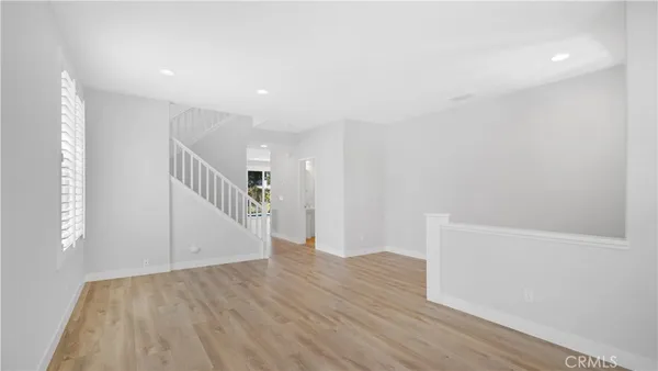 $5,950 | 183 Kingswood, Irvine, CA 92620