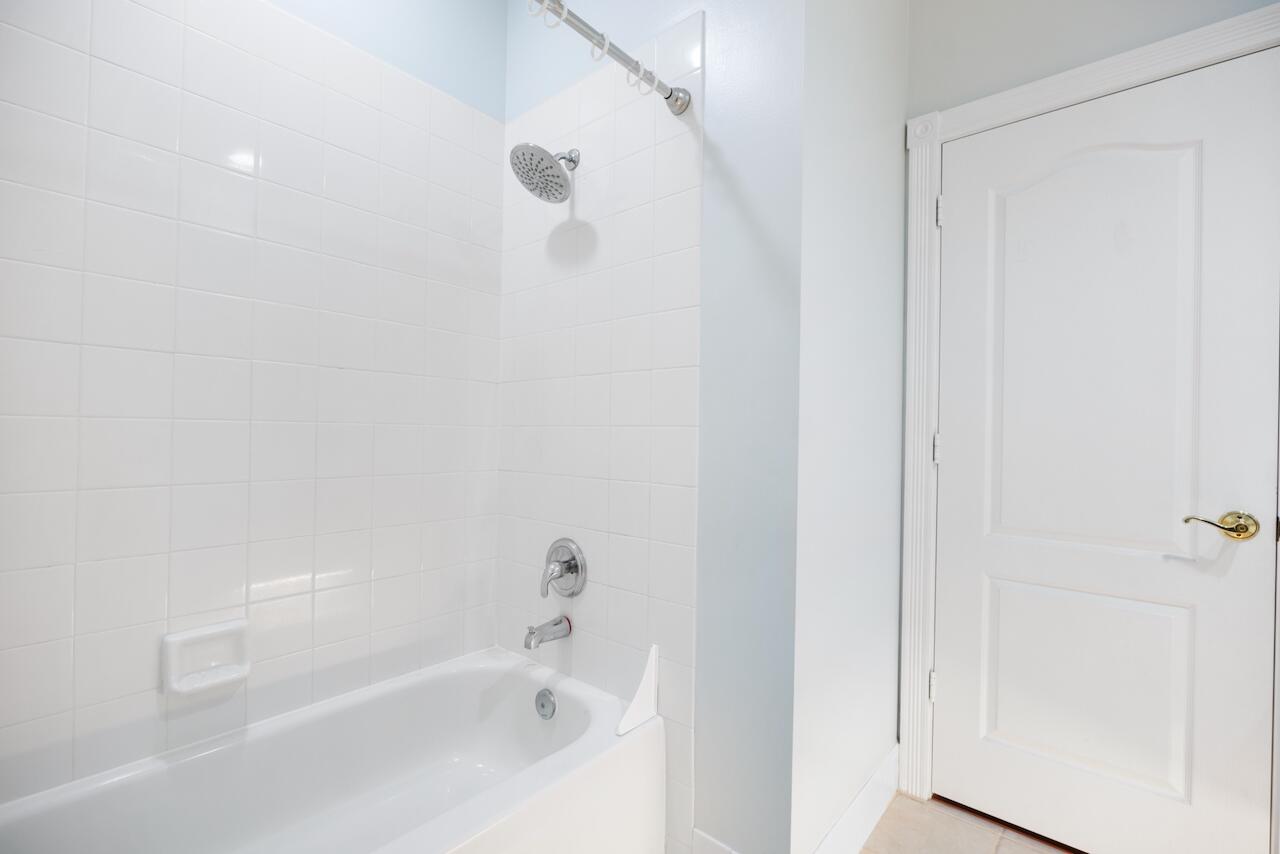 329 Legare Court Jupiter, FL 33458 - Photo 15 of 23 a close up of a bathtub