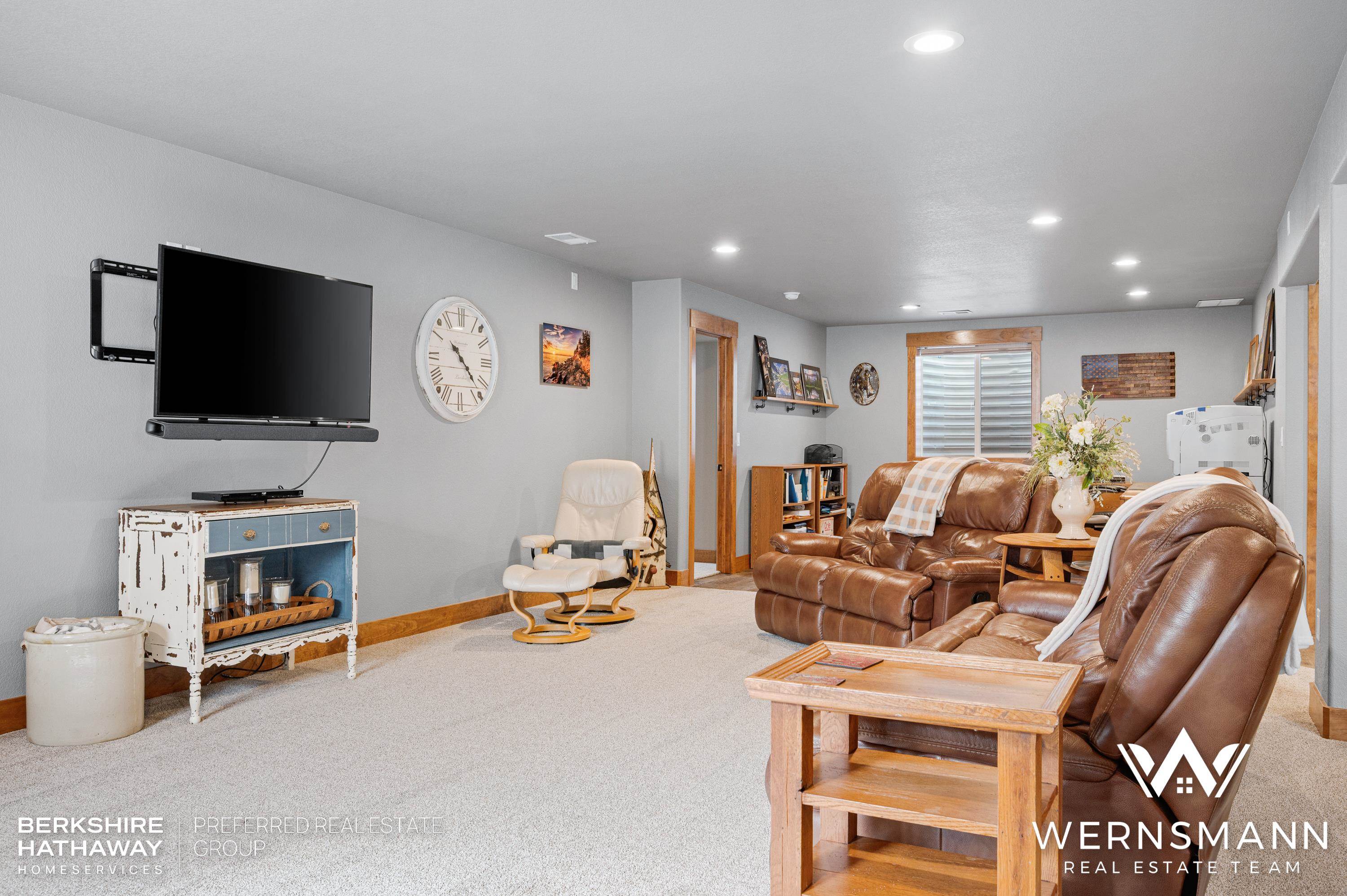 5233 Henning Loop Casper, WY 82609 - Photo 25 of 46