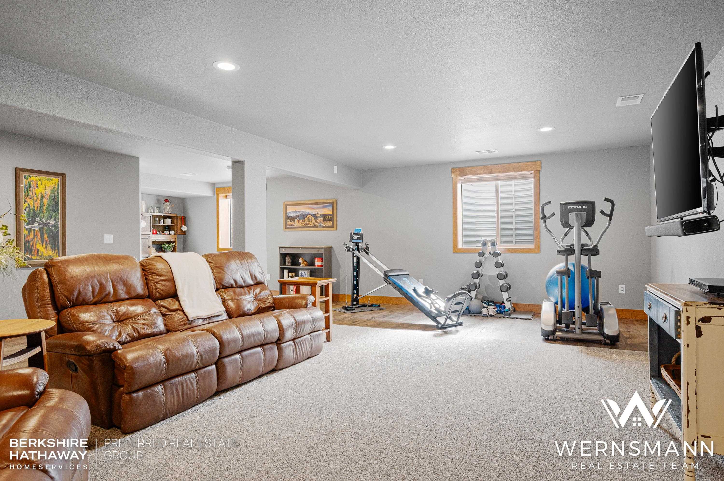 5233 Henning Loop Casper, WY 82609 - Photo 27 of 46