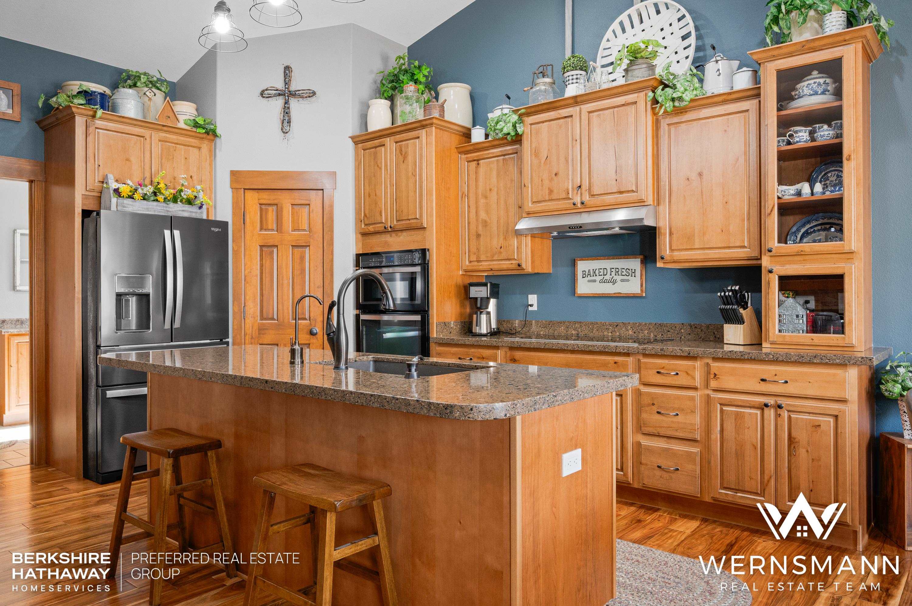 5233 Henning Loop Casper, WY 82609 - Photo 7 of 46