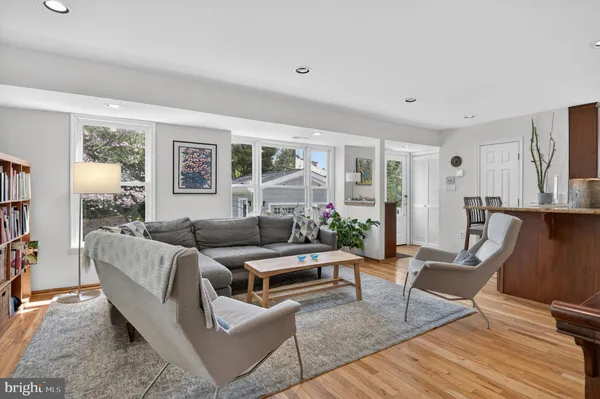 $1,650,000 | 7917 Sleaford Place, Bethesda, MD 20814